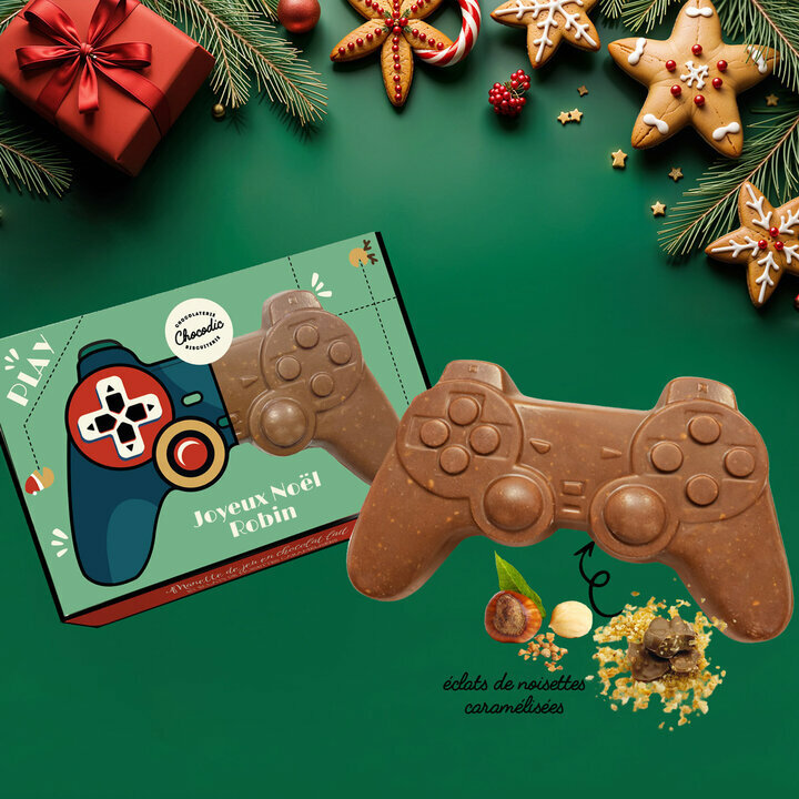 Coffret personnalis� Manette de jeu en chocolat de No�l et grains de noisettes caram�lis�es  