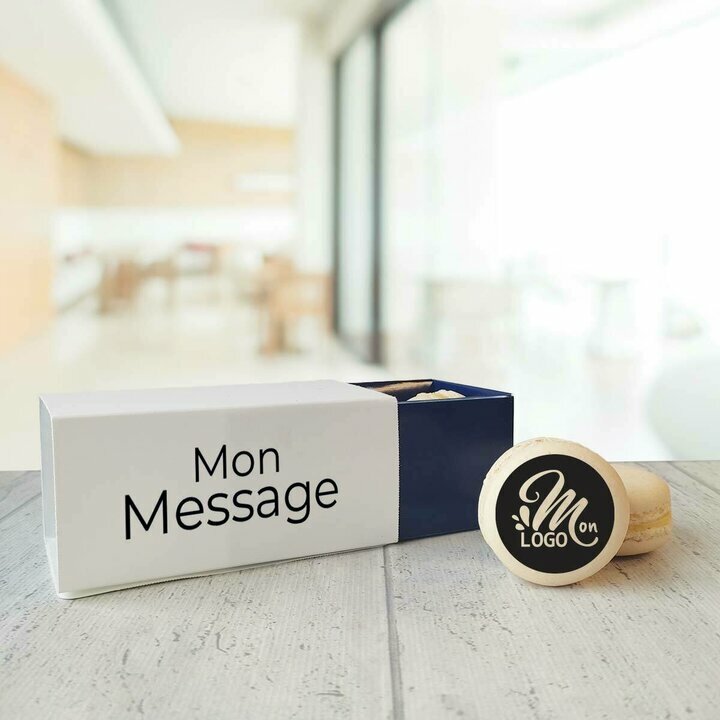 Bo�te de 4 macarons vanille personnalis� avec logo et message  sur le th�me bleu marine