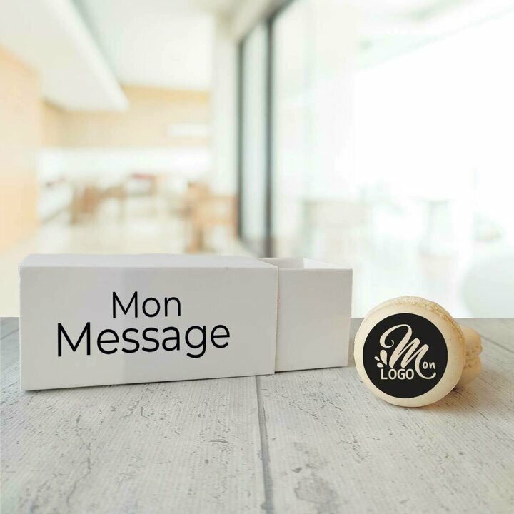 Bo�te de 4 macarons vanille personnalis� avec logo et message sur le th�me blanc