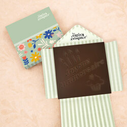 Prête à Croquer - Modèle Joyeux Anniversaire Prête à Croquer - Modèle Joyeux Anniversaire Chocolat Noir Enveloppe Modèle Fleurs